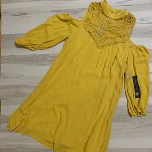 Mustard lace dress 💛